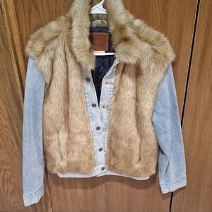 Levi's Oversided Trucker Light Blue Denim Jacket with Tan Faux Fur